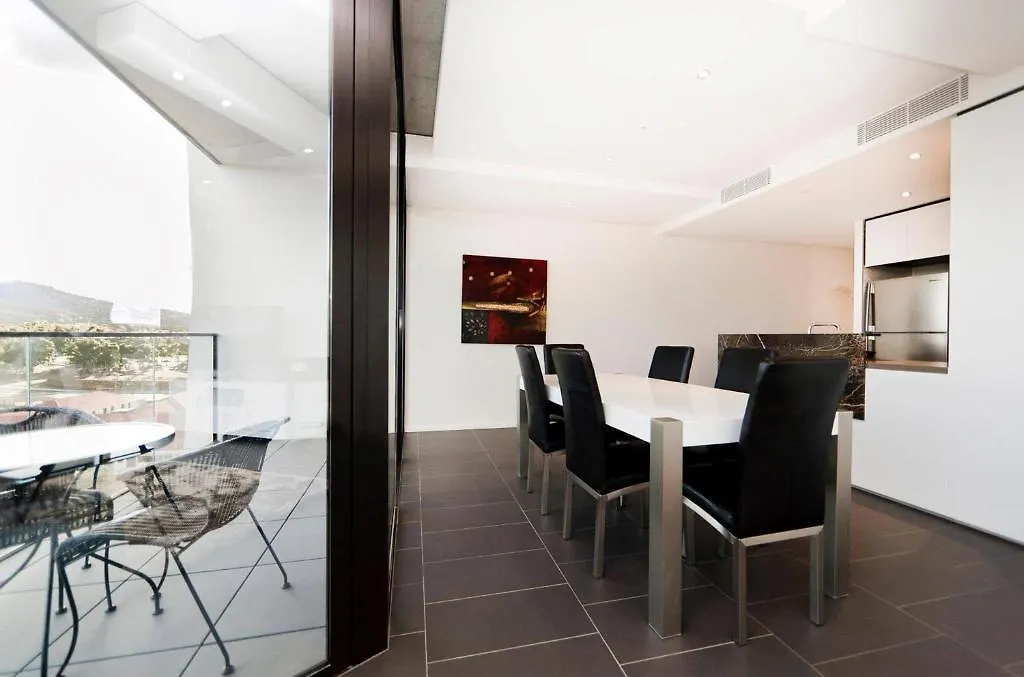Lj Hooker Manuka Prestige Accommodation Canberra 5*,